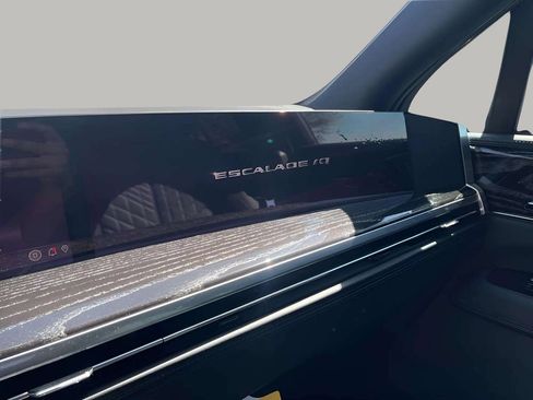 New 2025 Cadillac Escalade IQ Sport 1 w/ LPO, ONYX Package image 35