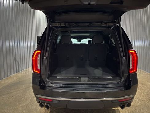 Used 2024 GMC Yukon XL Denali Ultimate AWD/4WD image 5