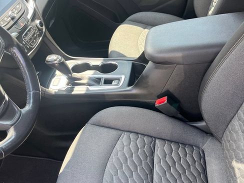 Used 2019 Chevrolet Equinox LT w/ Sun & Navigation Package AWD/4WD image 9