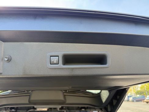 New 2026 Toyota Sienna XLE image 39