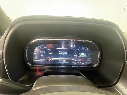 Used 2022 GMC Yukon XL SLT w/ SLT Premium Package image 17