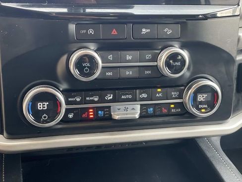 Certified 2024 Ford Expedition XLT image 17