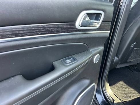 Used 2020 Jeep Grand Cherokee Summit AWD/4WD image 13