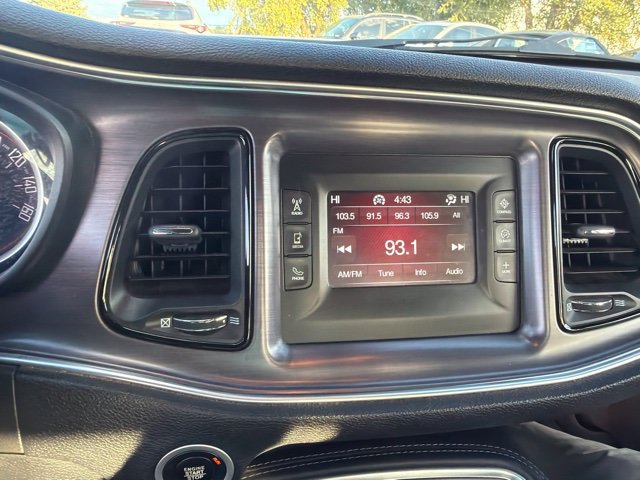 Used 2016 Dodge Challenger SXT RWD image 10