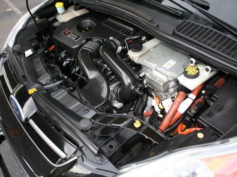 Used 2015 Ford C-MAX Energi SEL w/ Equipment Group 302A image 22