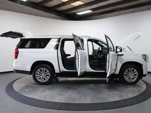 Used 2024 GMC Yukon XL Denali image 10