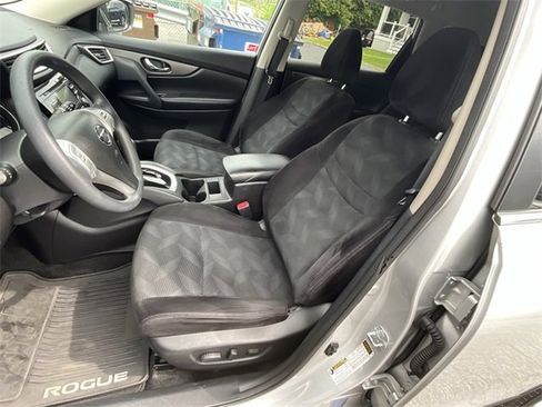Used 2014 Nissan Rogue SV image 8