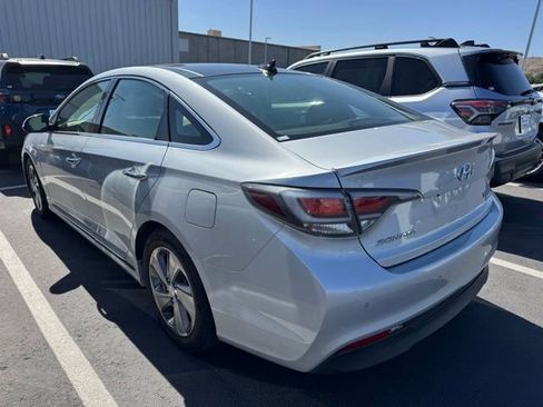 Used 2017 Hyundai Sonata Limited w/ Ultimate Package 02 FWD image 4