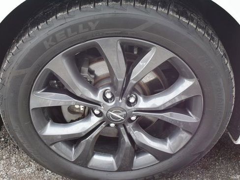 Used 2018 Chrysler Pacifica Touring-L w/ Premium Audio Group image 52