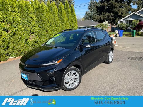 Used 2023 Chevrolet Bolt EUV LT image 3