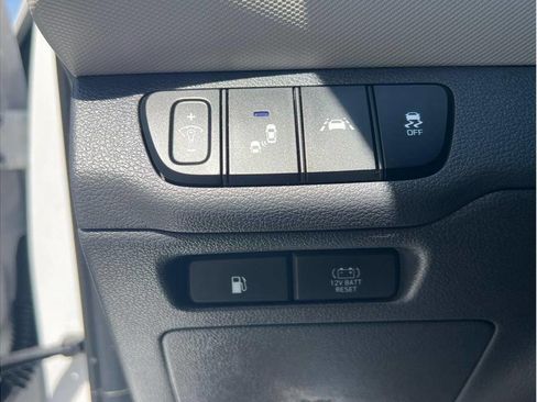 Used 2020 Hyundai Ioniq SE FWD image 20