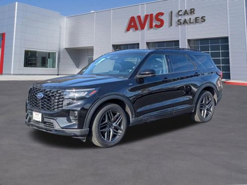 Used 2025 Ford Explorer ST-Line w/ ST-Line Street Pack image 1