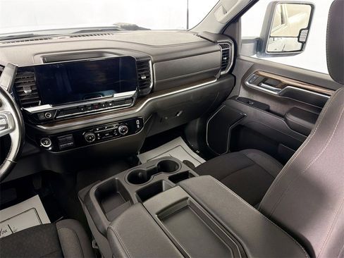 Used 2024 Chevrolet Silverado 2500 LT image 22