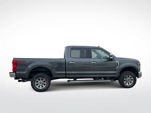 Used 2019 Ford F350 Lariat w/ Chrome Package image 9
