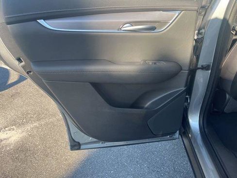 New 2025 Cadillac XT5 Luxury image 17