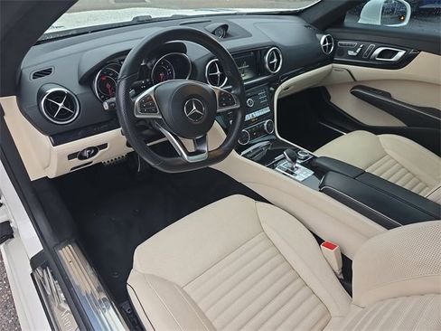 Used 2020 Mercedes-Benz SL 550 image 17