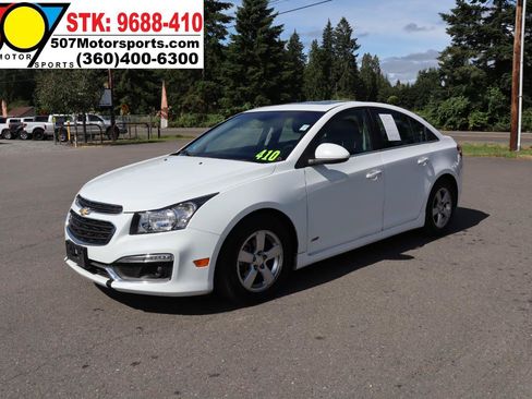 Used 2016 Chevrolet Cruze LT w/ Sun And Sound Package FWD image 2