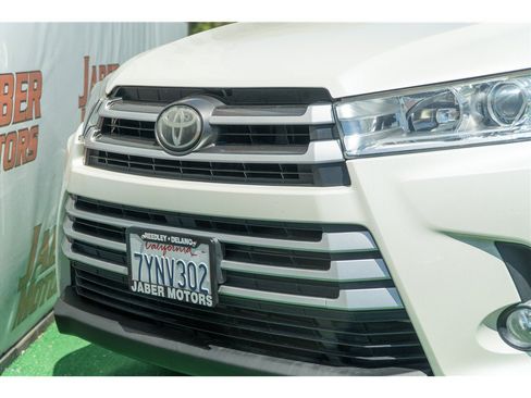 Used 2017 Toyota Highlander XLE FWD image 24