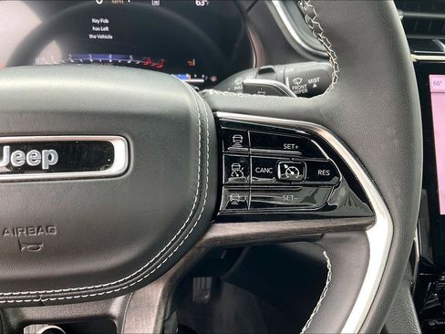 Used 2023 Jeep Grand Cherokee L Overland w/ Luxury Tech Group IV AWD/4WD image 18