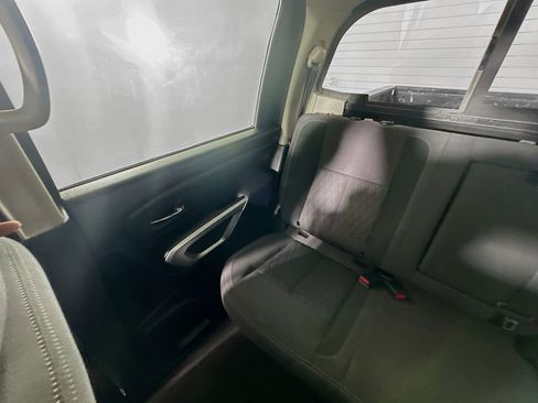 Used 2021 Nissan Titan SV w/ SV Convenience Package image 12