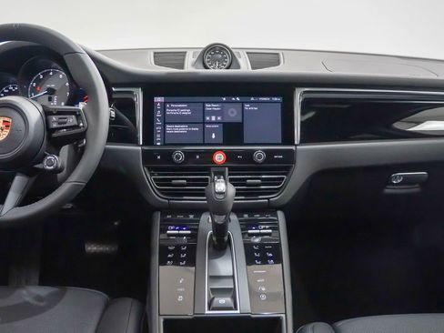 Certified 2025 Porsche Macan S AWD/4WD image 35