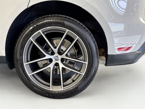 Used 2025 Porsche Macan image 25
