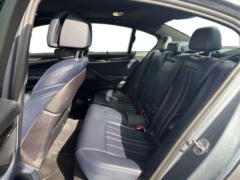 Used 2020 BMW M550i xDrive w/ Executive Package image 10