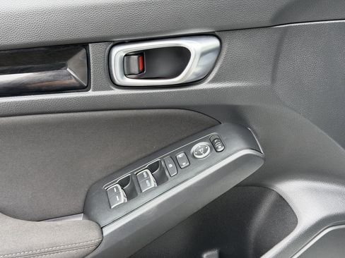 Used 2025 Honda Civic Sport image 10