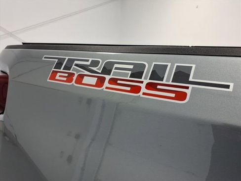 Used 2025 Chevrolet Silverado 1500 LT Trail Boss w/ Convenience Package II AWD/4WD image 11