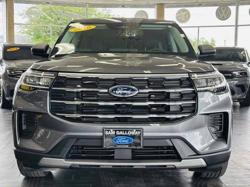 Used 2026 Ford Explorer Active AWD/4WD image 18