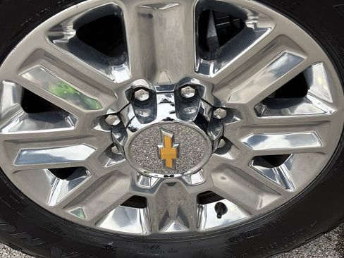 Used 2025 Chevrolet Silverado 2500 High Country w/ High Country Premium Package AWD/4WD image 43