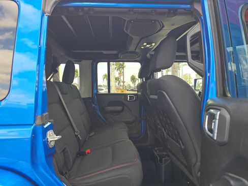 Used 2021 Jeep Wrangler Unlimited Rubicon AWD/4WD image 12