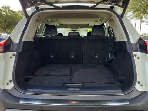 Used 2023 Nissan Rogue SV w/ SV Premium B Package FWD image 9