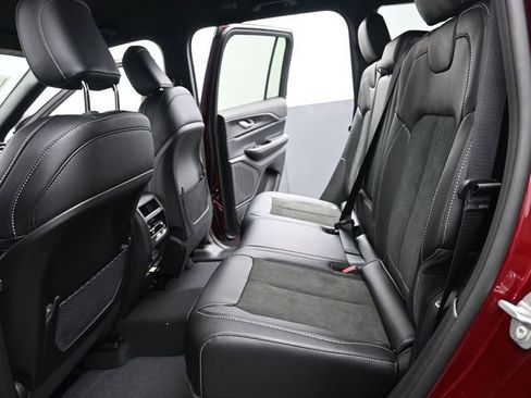 New 2025 Jeep Grand Cherokee Altitude AWD/4WD image 14