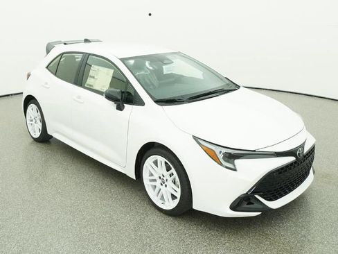 New 2026 Toyota Corolla SE image 2