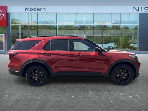 Used 2022 Ford Explorer ST w/ ST Street Pack AWD/4WD image 4