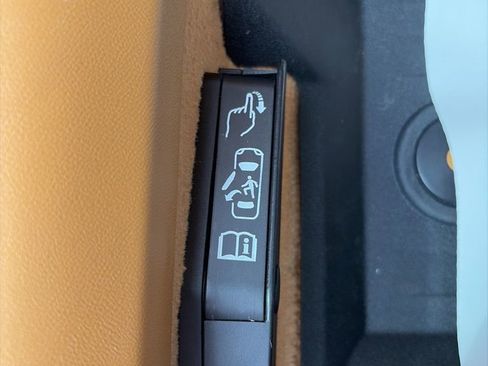 Used 2024 Chevrolet Corvette Stingray Premium Conv w/ Z51 Performance Package image 24