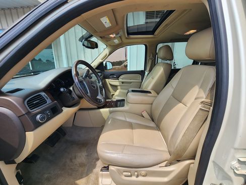 Used 2013 GMC Yukon XL Denali AWD/4WD image 19