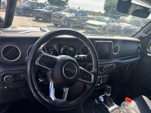 Used 2023 Jeep Wrangler Unlimited Sahara w/ Cold Weather Group AWD/4WD image 10
