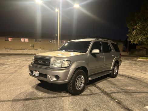 Used 2001 Toyota Sequoia SR5 image 17