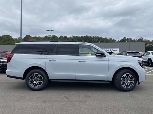 New 2025 Ford Expedition Max Active image 2
