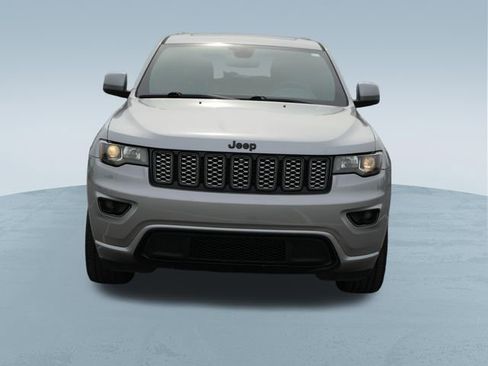 Used 2019 Jeep Grand Cherokee Altitude RWD image 2