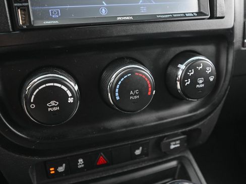 Used 2012 Jeep Compass Latitude image 34