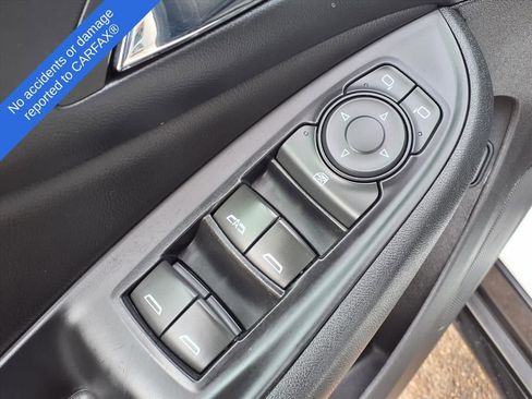 Used 2018 Chevrolet Volt LT w/ Comfort Package image 16