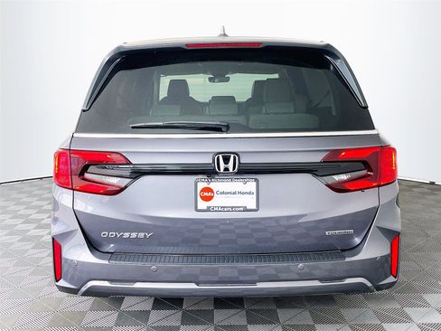 New 2026 Honda Odyssey Touring image 6