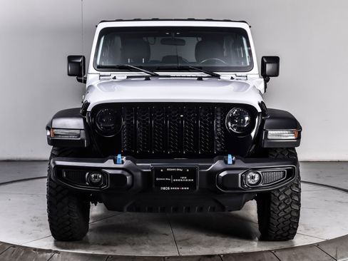 Used 2023 Jeep Wrangler Unlimited w/ Cold Weather Group AWD/4WD image 8