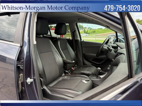Used 2018 Chevrolet Trax LT w/ LT Convenience Package FWD image 31