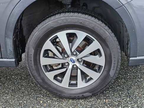 Used 2020 Subaru Outback Premium image 9