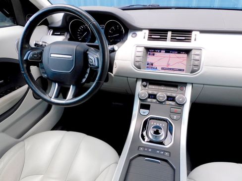 Used 2013 Land Rover Range Rover Evoque Pure Plus image 10