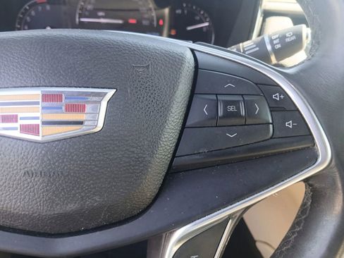 Used 2017 Cadillac XT5 FWD w/ LPO, Wheel Lock Package image 29